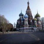 Франция занимает противоположную позицию по отношению к использованию российских активов, замороженных в её банках, что вызывает тревогу и споры на международной арене. В то время как многие государства придерживаются жестких мер в отношении России в связи с текущими событиями, Франция заявила о своем намерении не отдаляться от законных процедур и не использовать замороженные средства для финансирования санкционных целей.
